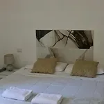 게스트하우스 Fontanavecchia 4*
